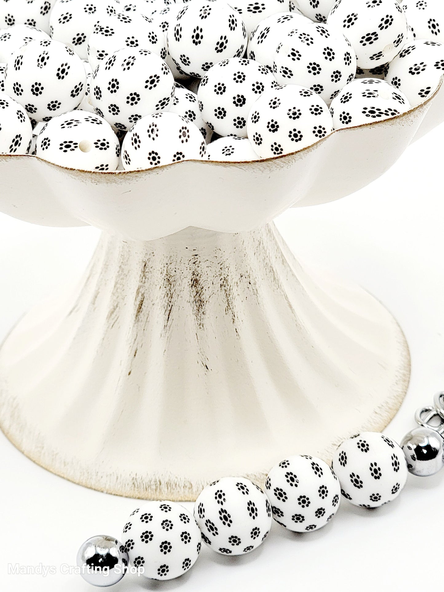 15mm Printed White & Black Daisy Floral Silicone Bead – Round Flower Beads for Pens & Wristlets