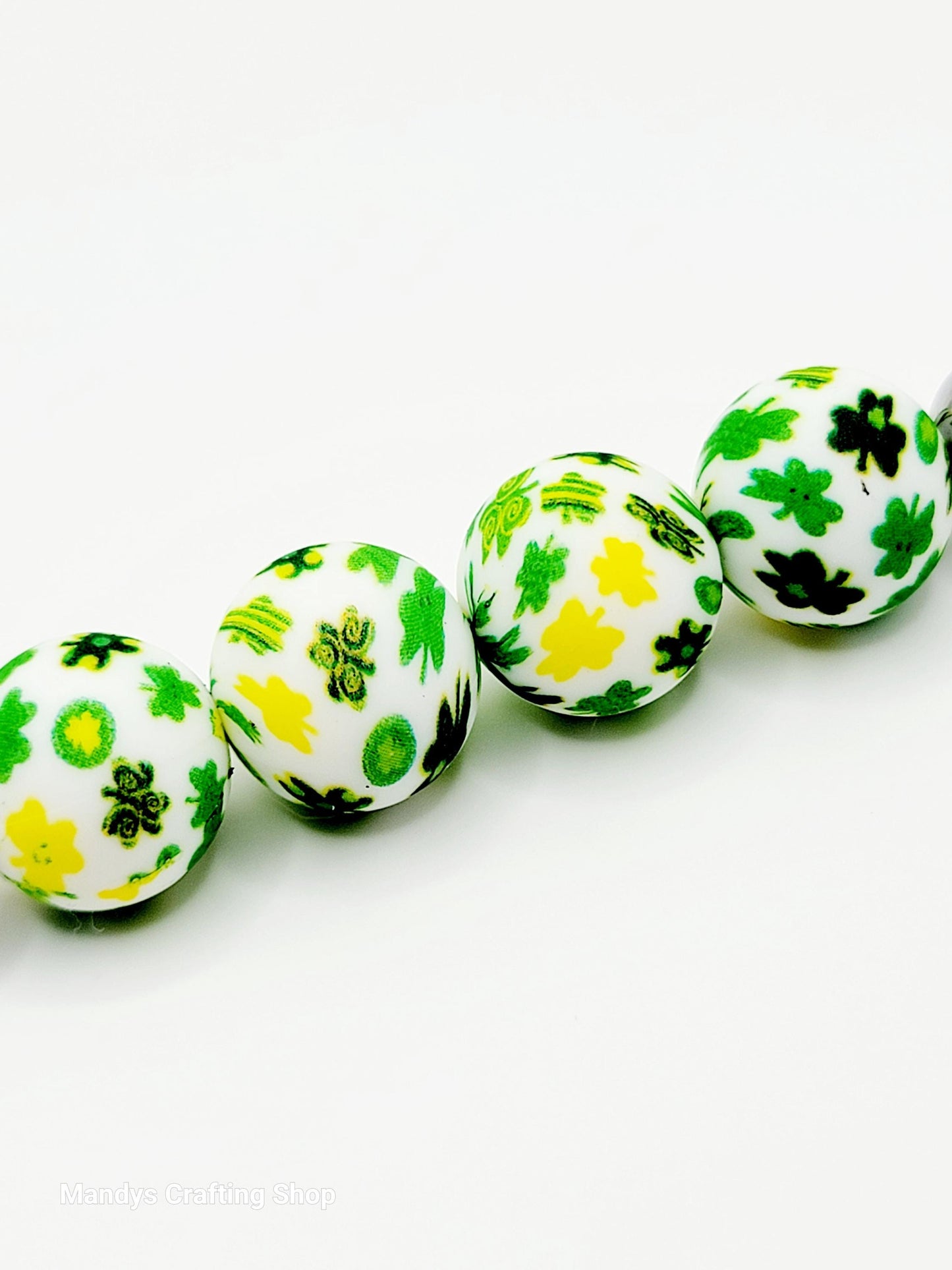 15mm Printed St. Patrick’s Day Shamrock Silicone Bead – Green & Gold Clover Round Beads for Pens & Wristlets