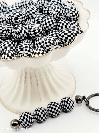 15mm Printed White & Black Check Silicone Beads – Checkered Round Beads for Pens & Wristlets