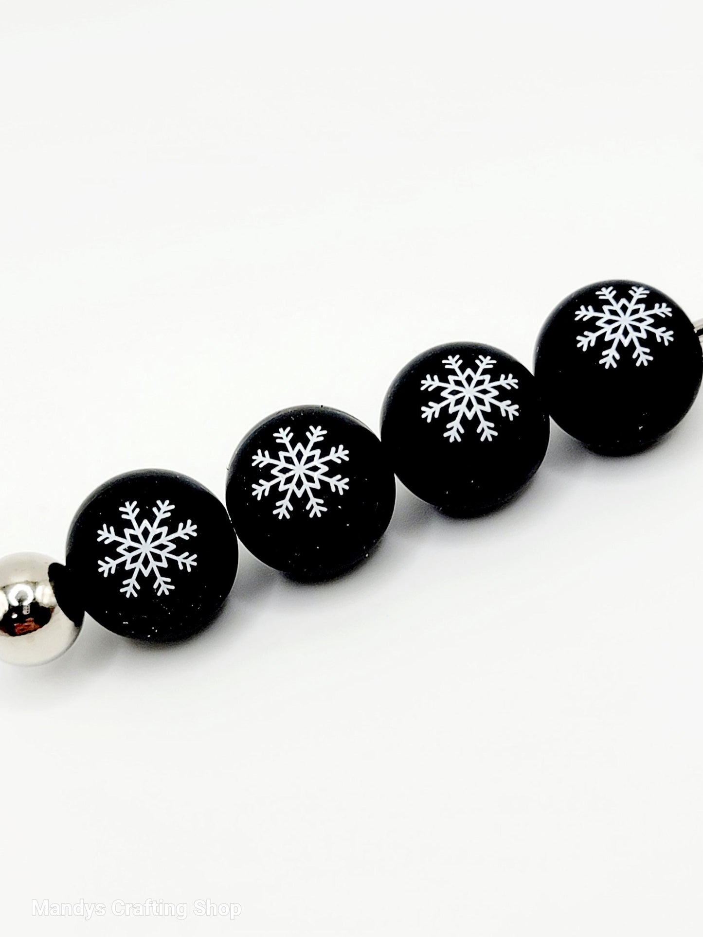 15mm Printed Black White Snowflake Print Silicone Beads – Christmas Round Beads for Pens & Wristlets