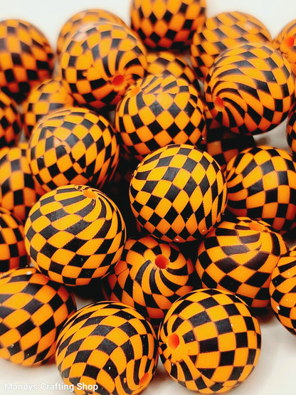 15mm Printed Orange & Black Check Silicone Beads – Checkered Round Beads for Pens & Wristlets