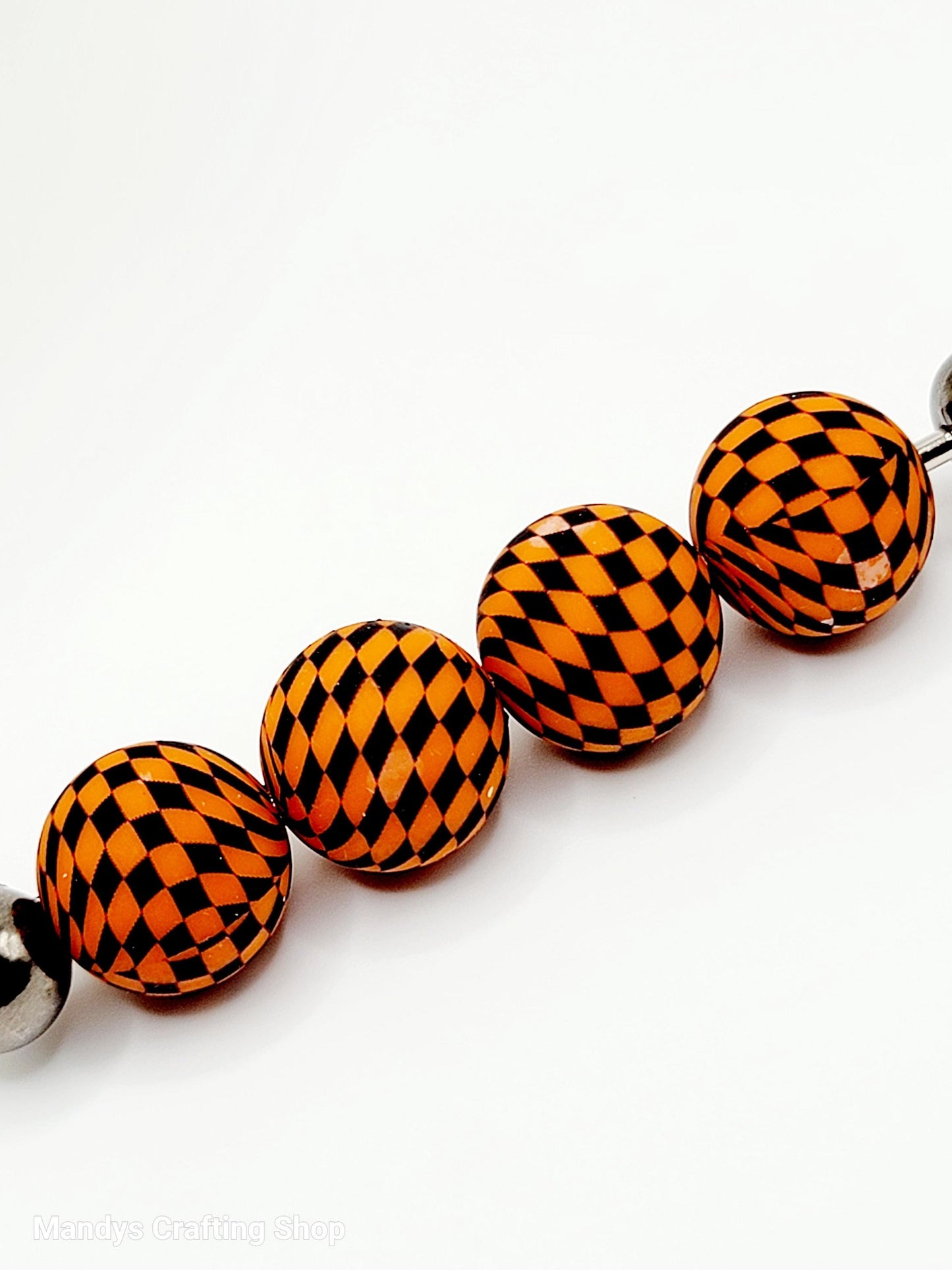 15mm Printed Orange & Black Check Silicone Beads – Checkered Round Beads for Pens & Wristlets