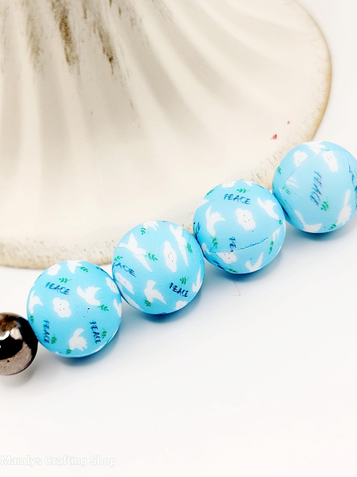15mm Printed Blue Peace Dove Christmas Silicone Beads – Round Holiday Spacer Beads for Pens & Wristlets