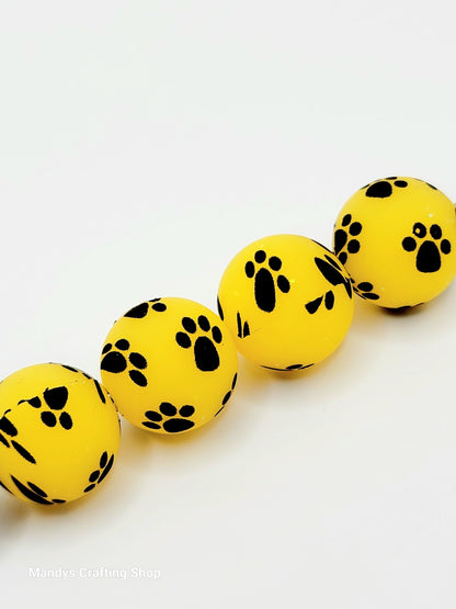 15mm Printed Yellow Glitter Paw Print Silicone Bead – Round Sparkle Pet Beads for Pens & Wristlets