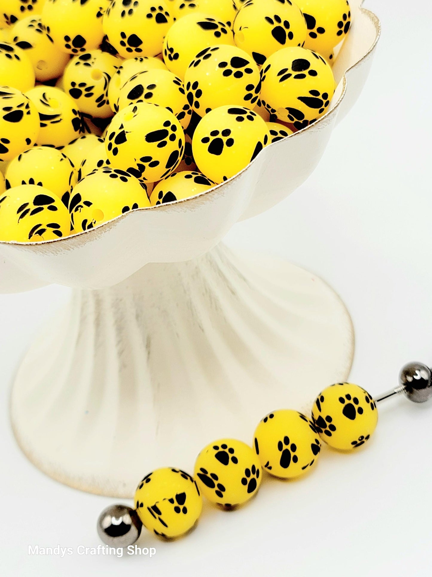 15mm Printed Yellow Glitter Paw Print Silicone Bead – Round Sparkle Pet Beads for Pens & Wristlets