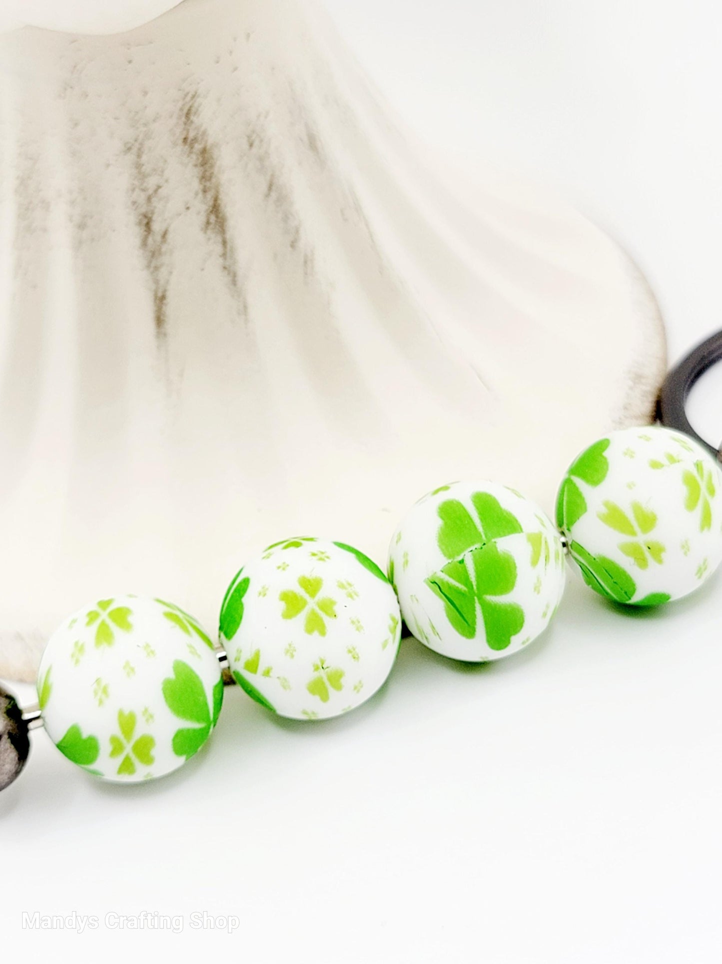 15mm Printed St. Patrick’s Day Shamrock Silicone Bead – Green Clover Round Beads for Wristlets & Pens