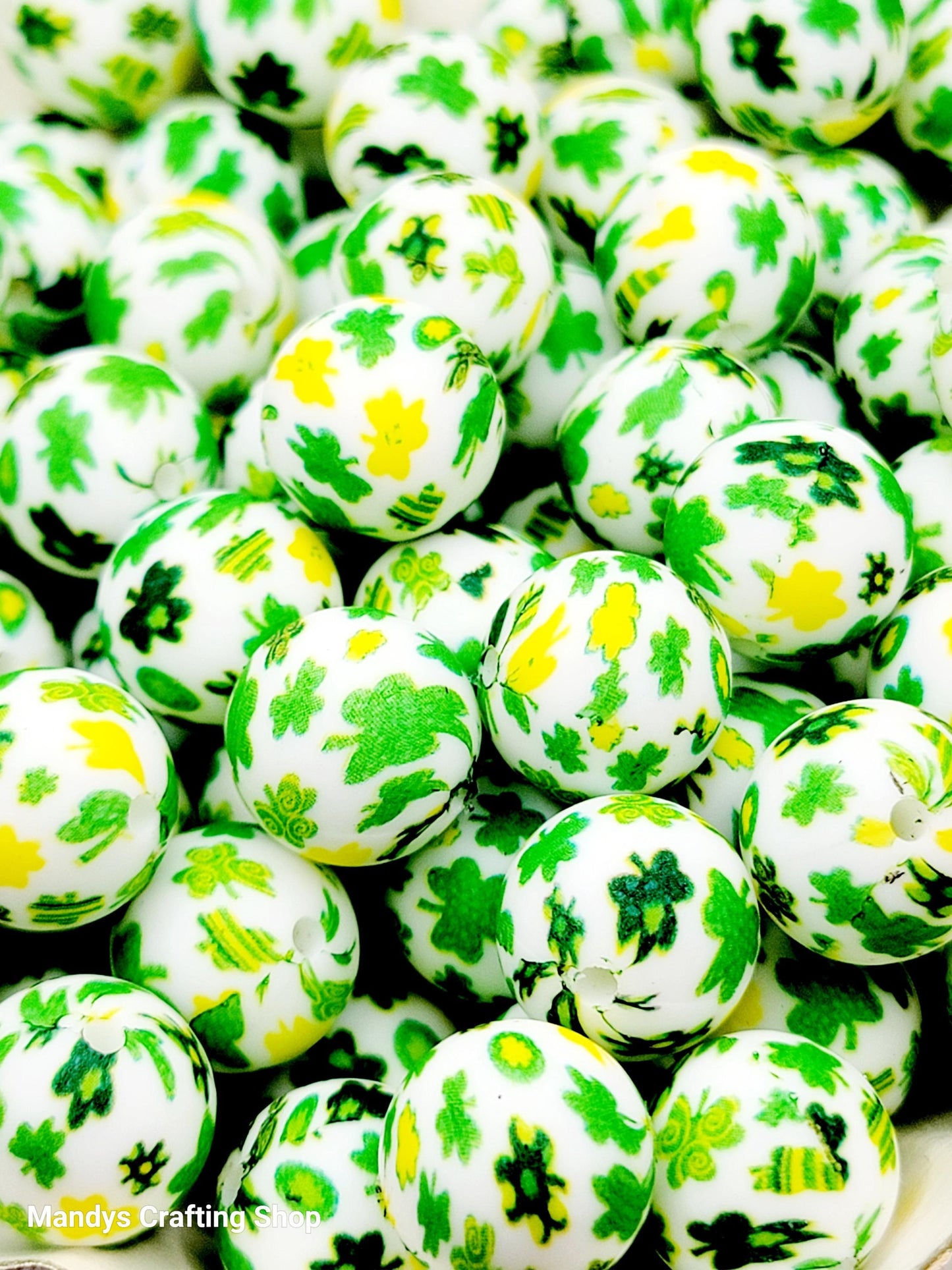 15mm Printed St. Patrick’s Day Shamrock Silicone Bead – Green & Gold Clover Round Beads for Pens & Wristlets