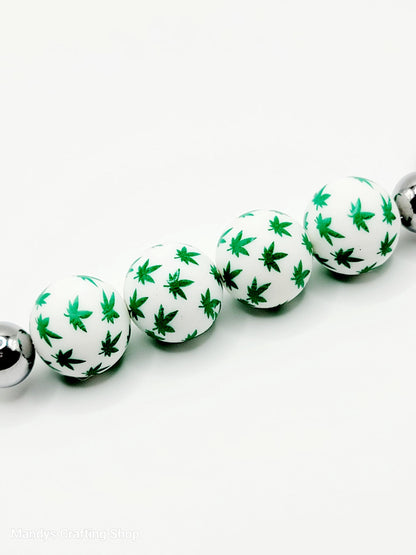 15mm Printed White & Green Weed Leaf Silicone Bead – Cannabis Print Round Beads for Pens & Wristlets