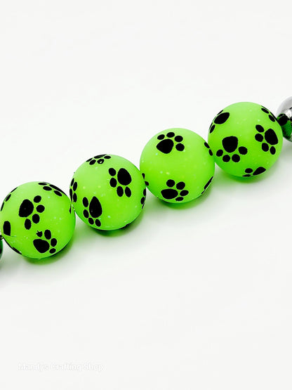 15mm Printed Green Glitter Paw Print Silicone Bead – Round Pet Beads for Pens & Wristlets