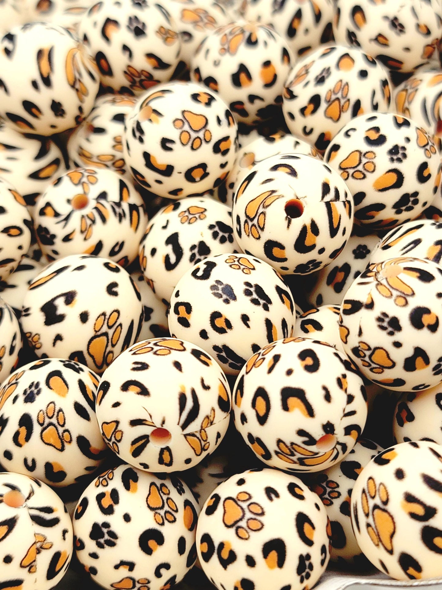 15mm Printed Brown Leopard Paw Print Silicone Bead – Round Pet Beads for Pens & Wristlets