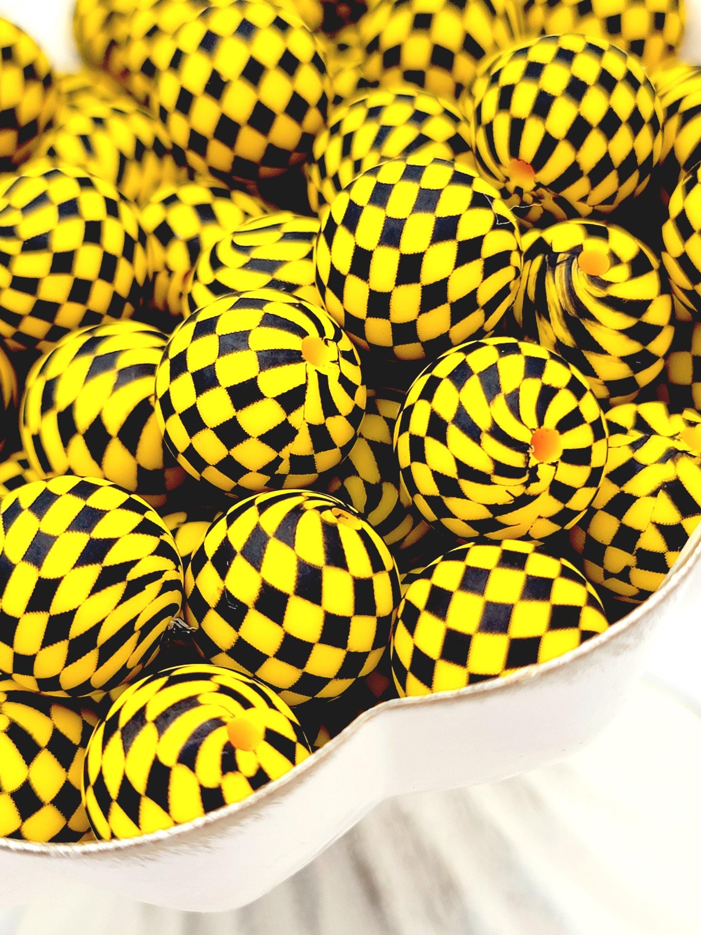 15mm Printed Gold Yellow & Black Check Printed Silicone Beads – Checkered Round Beads for Pens & Wristlets