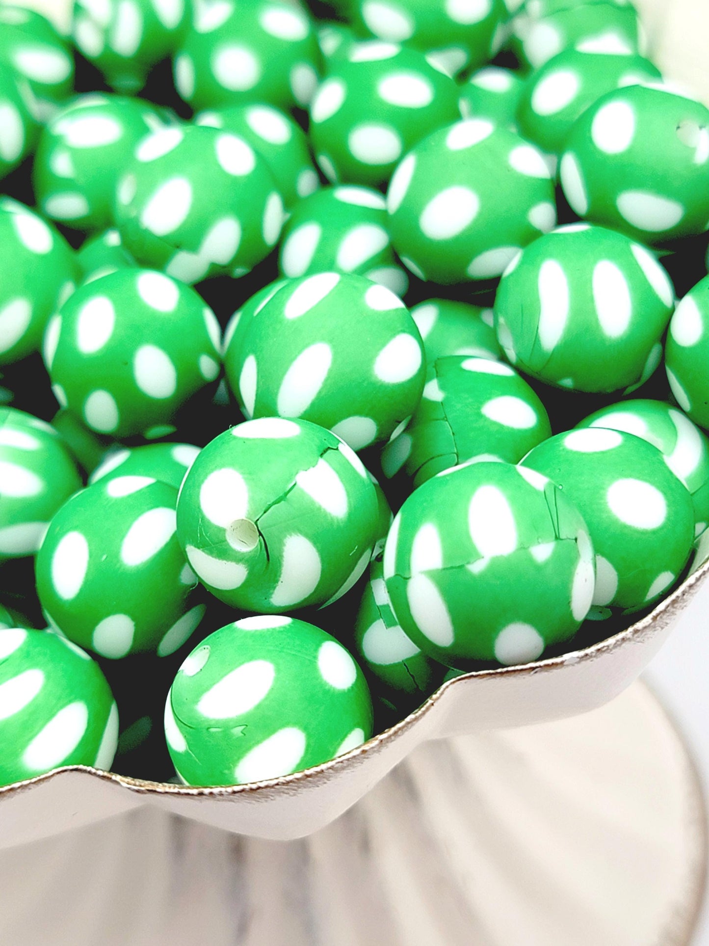 15mm Printed Green Polka Dot Silicone Bead – Green Round Spacer Print Beads for Pens & Wristlets