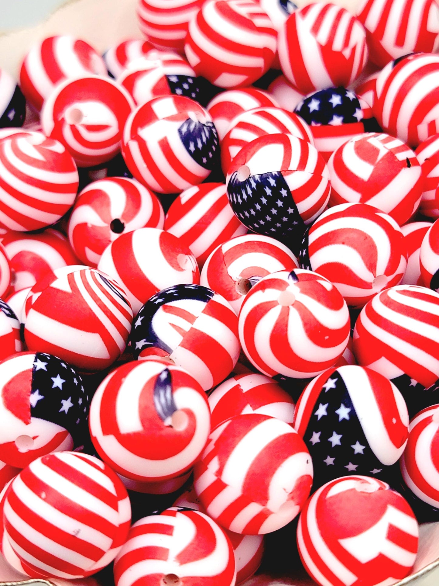 15mm Printed Patriotic USA Flag Silicone Beads – Red White Blue Round Beads for Pens & Wristlets