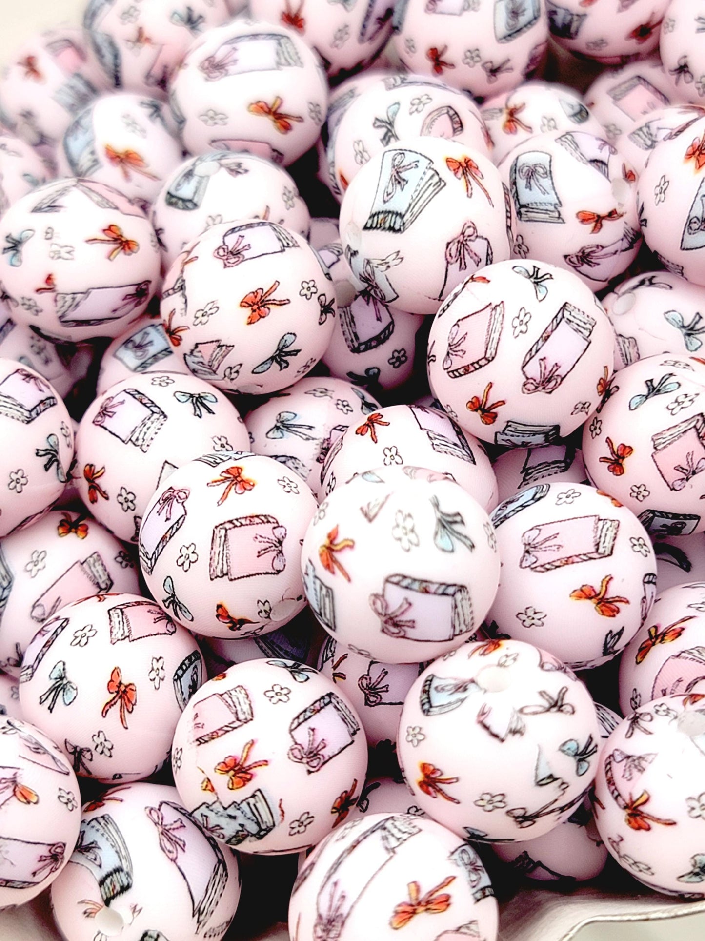 15mm Printed Pink Book Lover Silicone Beads – Reading-Themed Round Beads for Pens & Wristlets