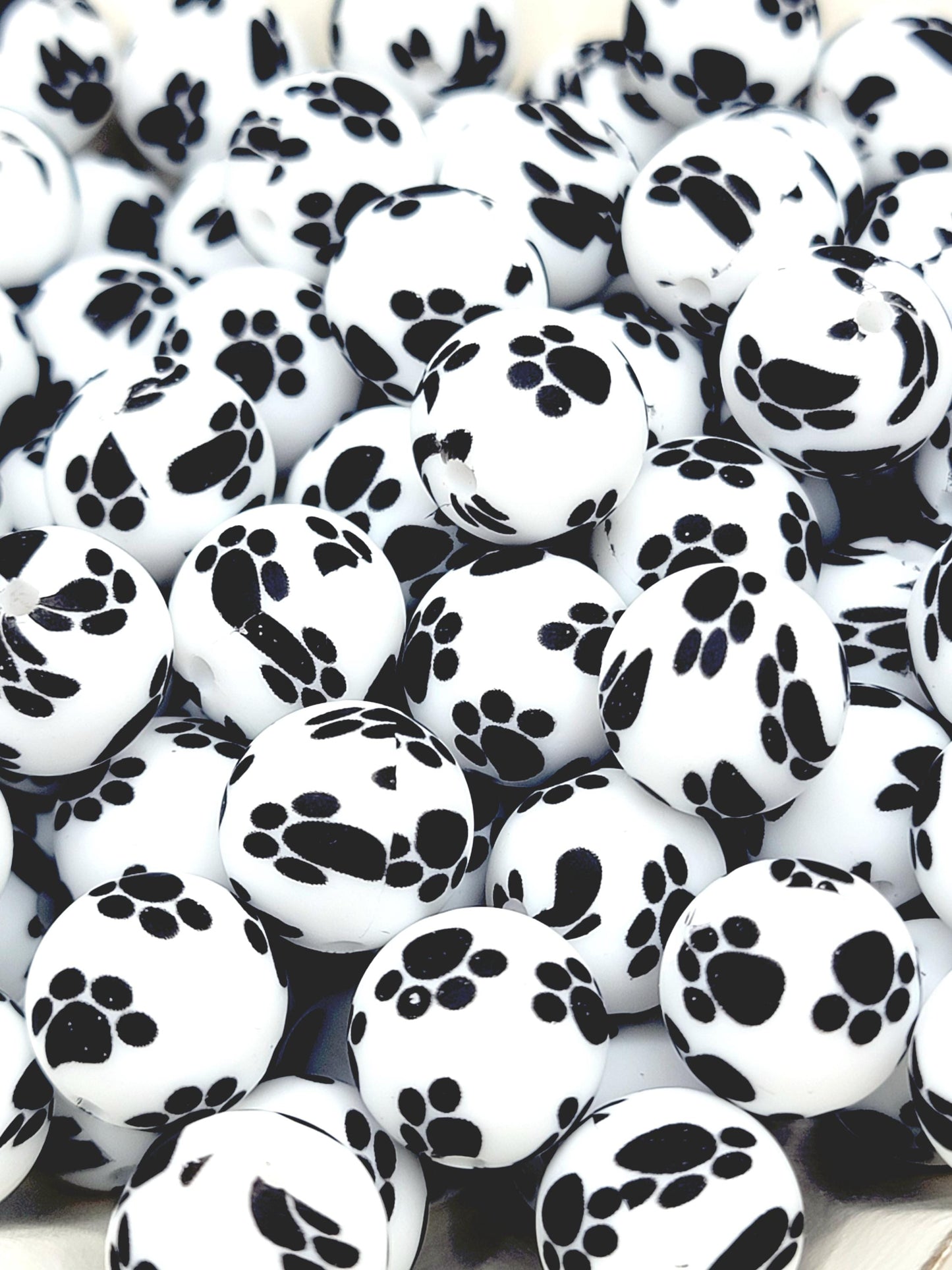 15mm Printed White Black Paw Print Silicone Bead – Round Dog Beads for Pens & Wristlets