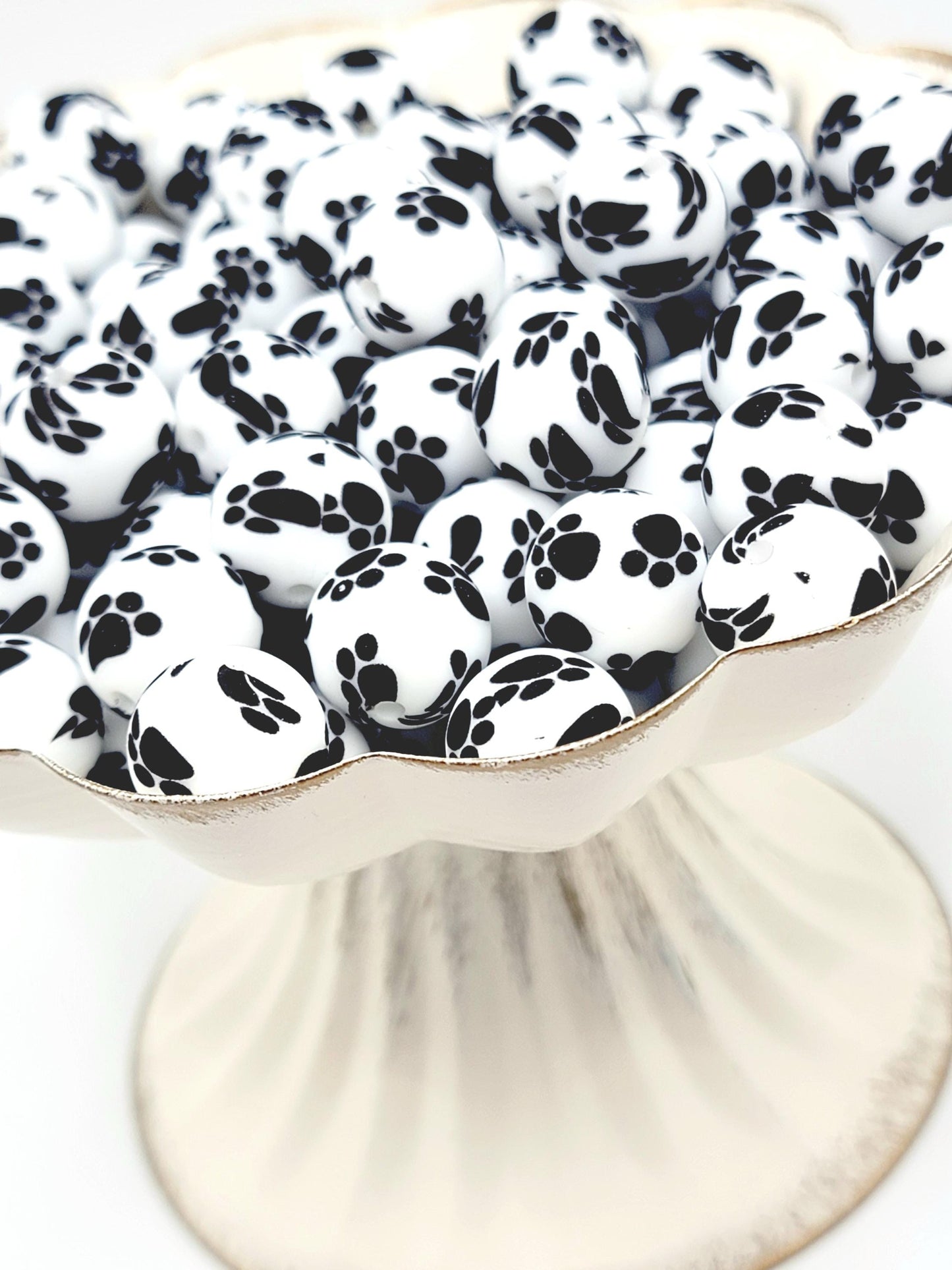 15mm Printed White Black Paw Print Silicone Bead – Round Dog Beads for Pens & Wristlets