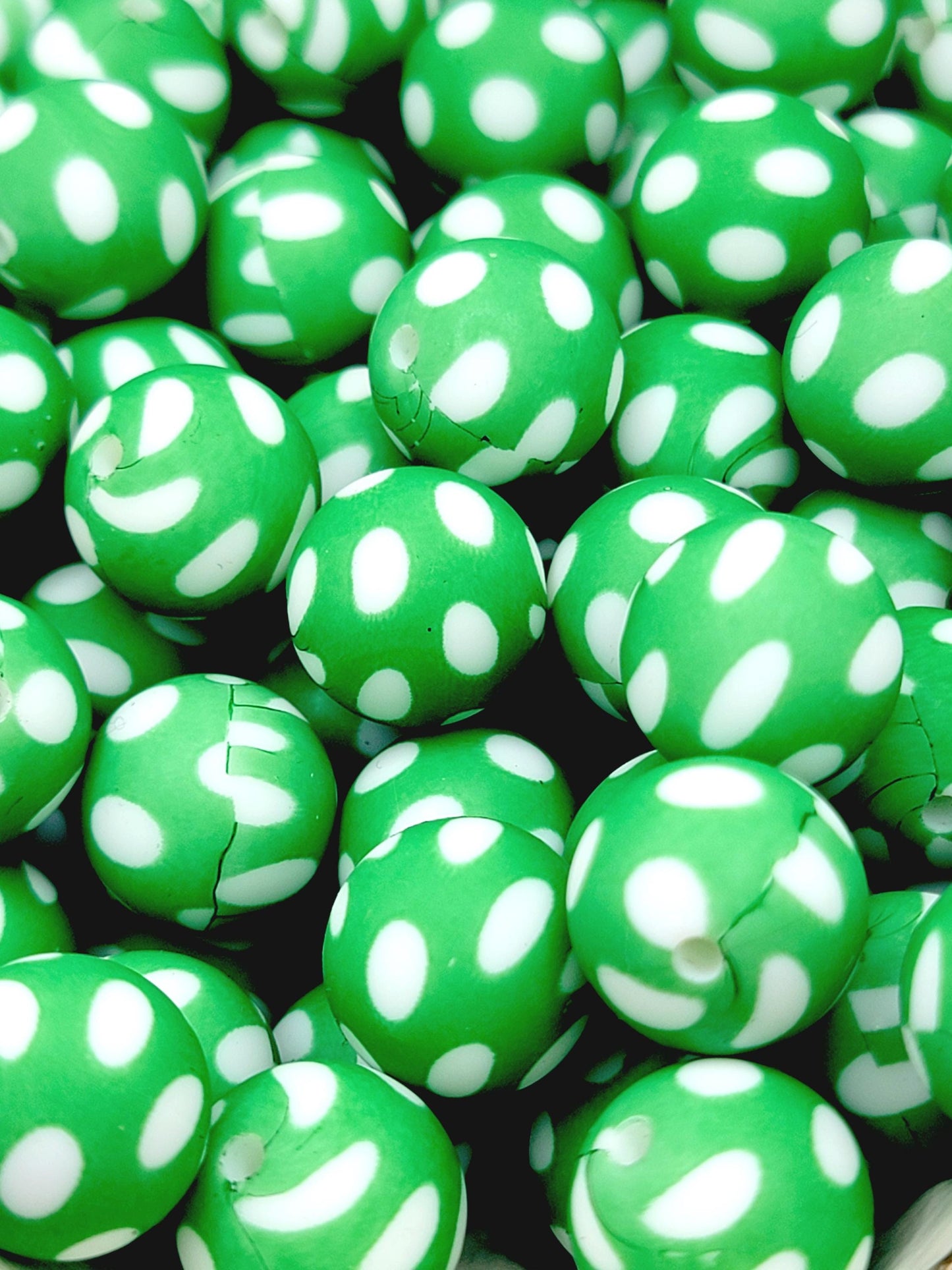 15mm Printed Green Polka Dot Silicone Bead – Green Round Spacer Print Beads for Pens & Wristlets