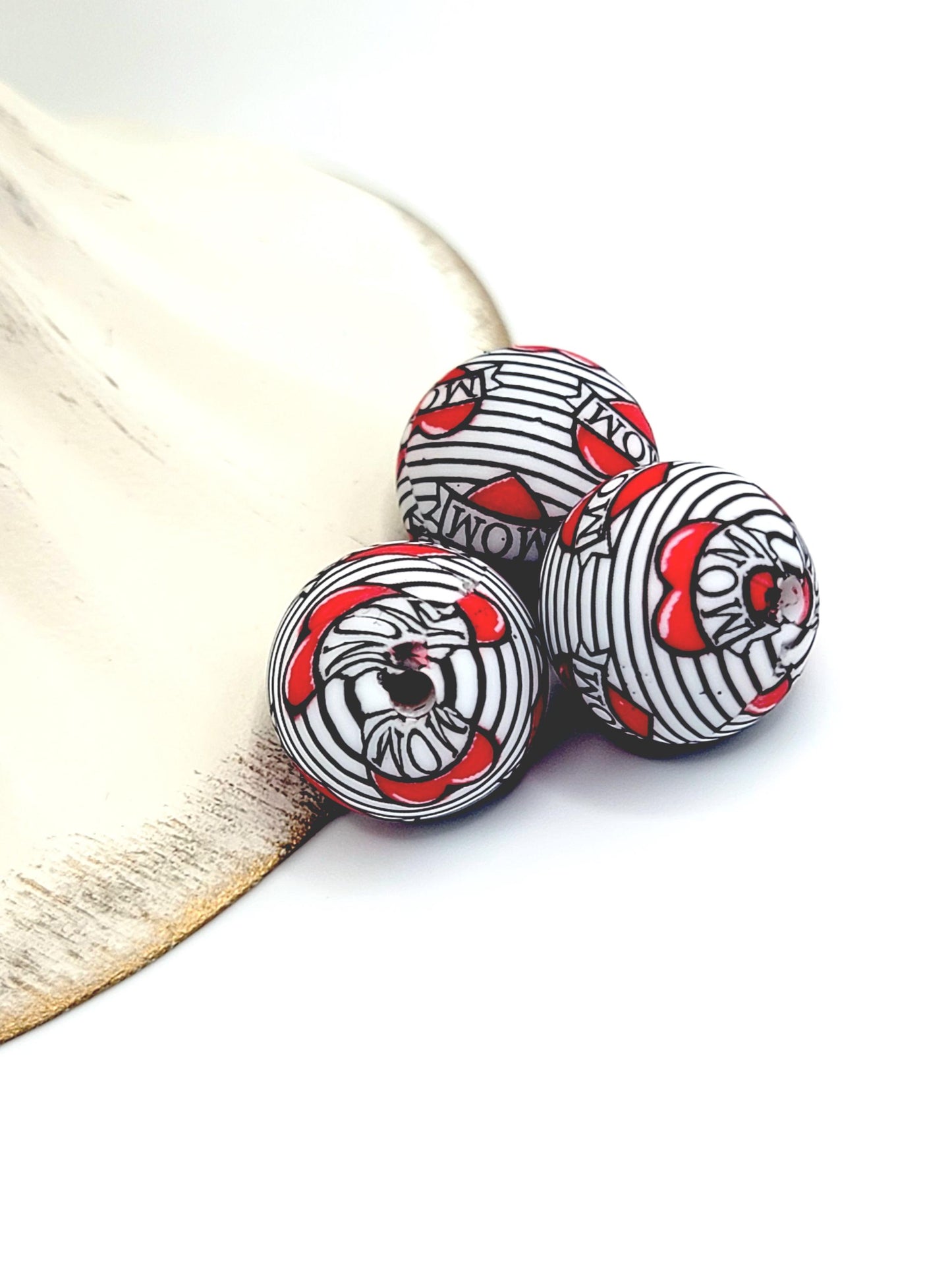 15mm Printed Mom Tattoo Heart Silicone Bead – Mom Theme Round Spacer Beads for Pens & Wristlets