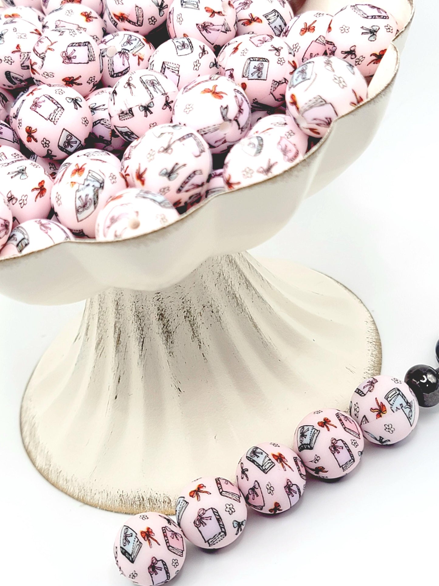 15mm Printed Pink Book Lover Silicone Beads – Reading-Themed Round Beads for Pens & Wristlets