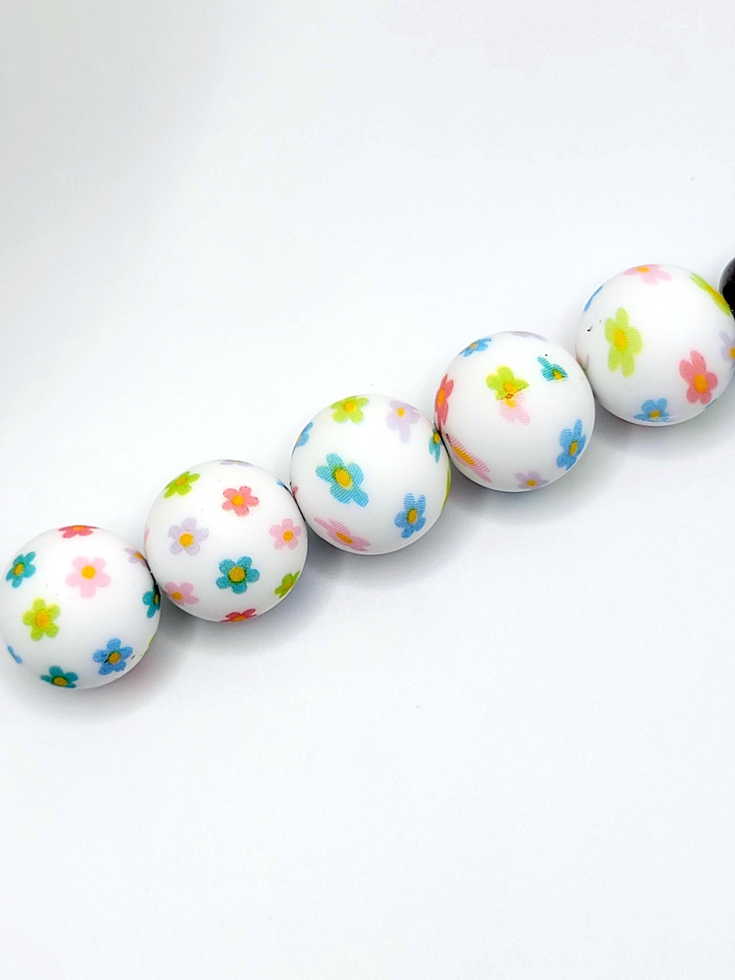 15mm Printed Happy Daisy Spring Floral Silicone Bead – Flower Round Beads for Pens & Wristlets