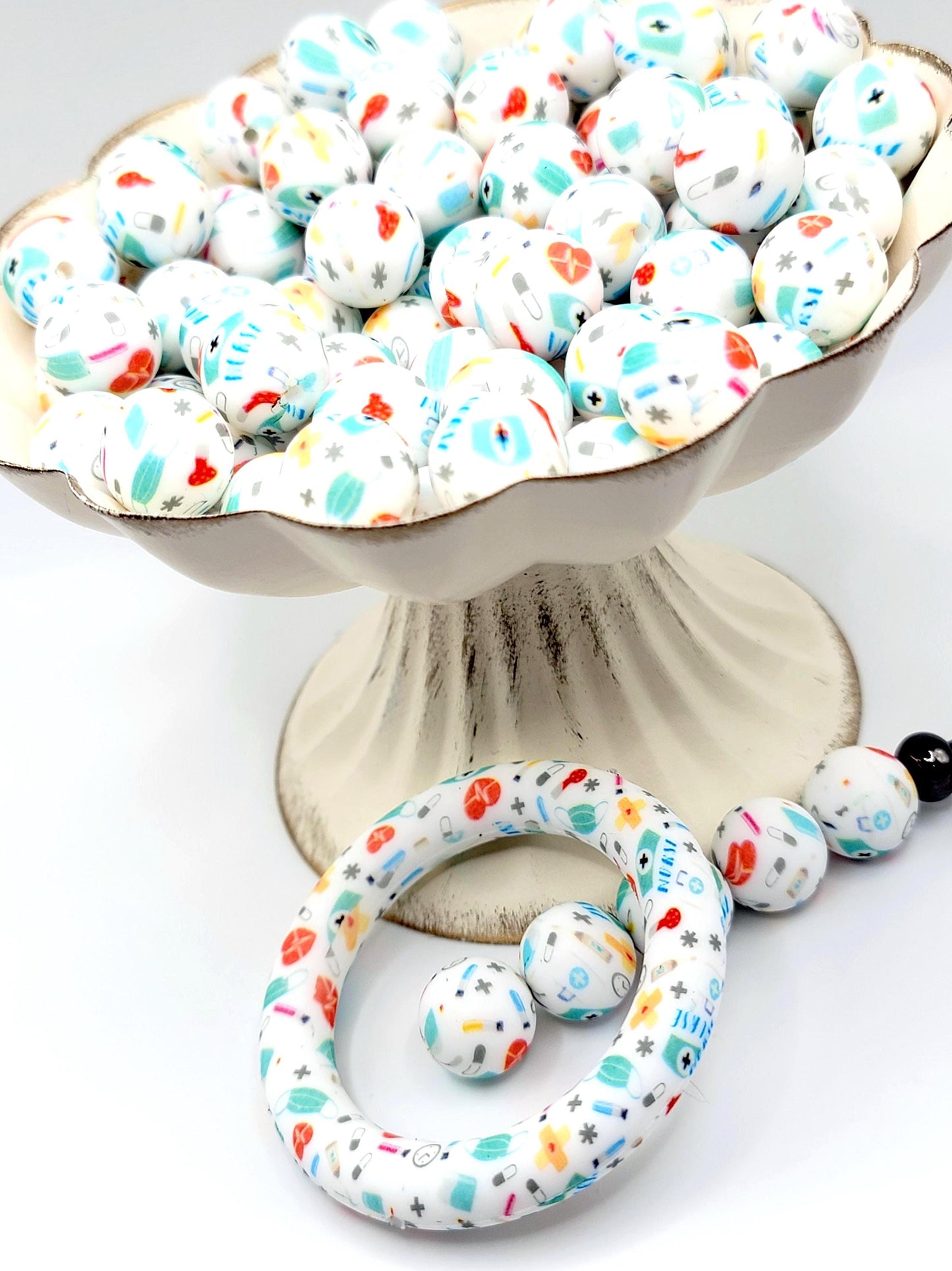 15mm Printed RN Nurse Beads (White) - Nurse Medical Theme Silicone Round Spacer Bead for Pens & Wristlets