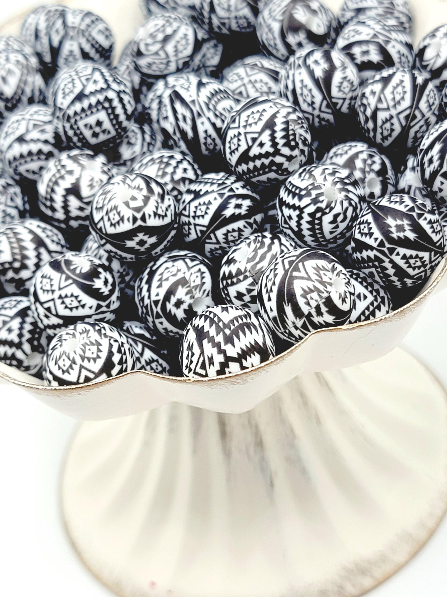 15mm Printed Black & White Aztec Diamond Silicone Bead – Western Round Beads for Pens & Wristlets