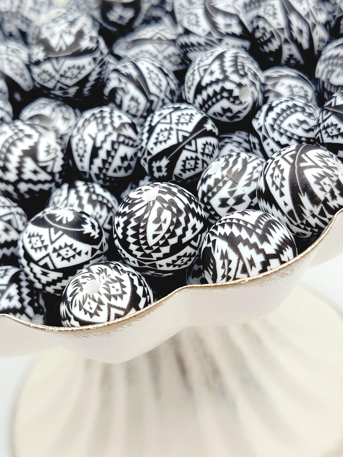 15mm Printed Black & White Aztec Diamond Silicone Bead – Western Round Beads for Pens & Wristlets