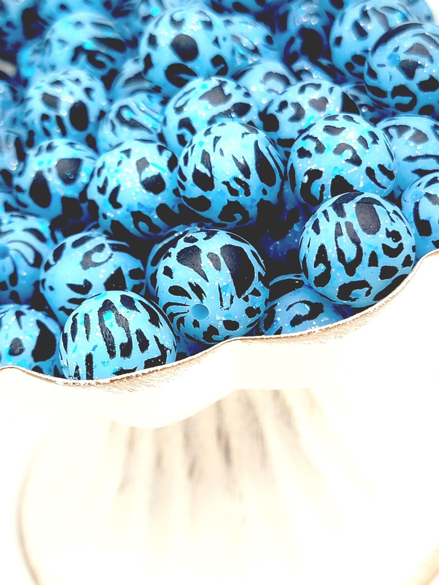 15mm Printed Blue Glitter Leopard Print Silicone Bead – Animal Print Round Beads for Pens & Wristlets