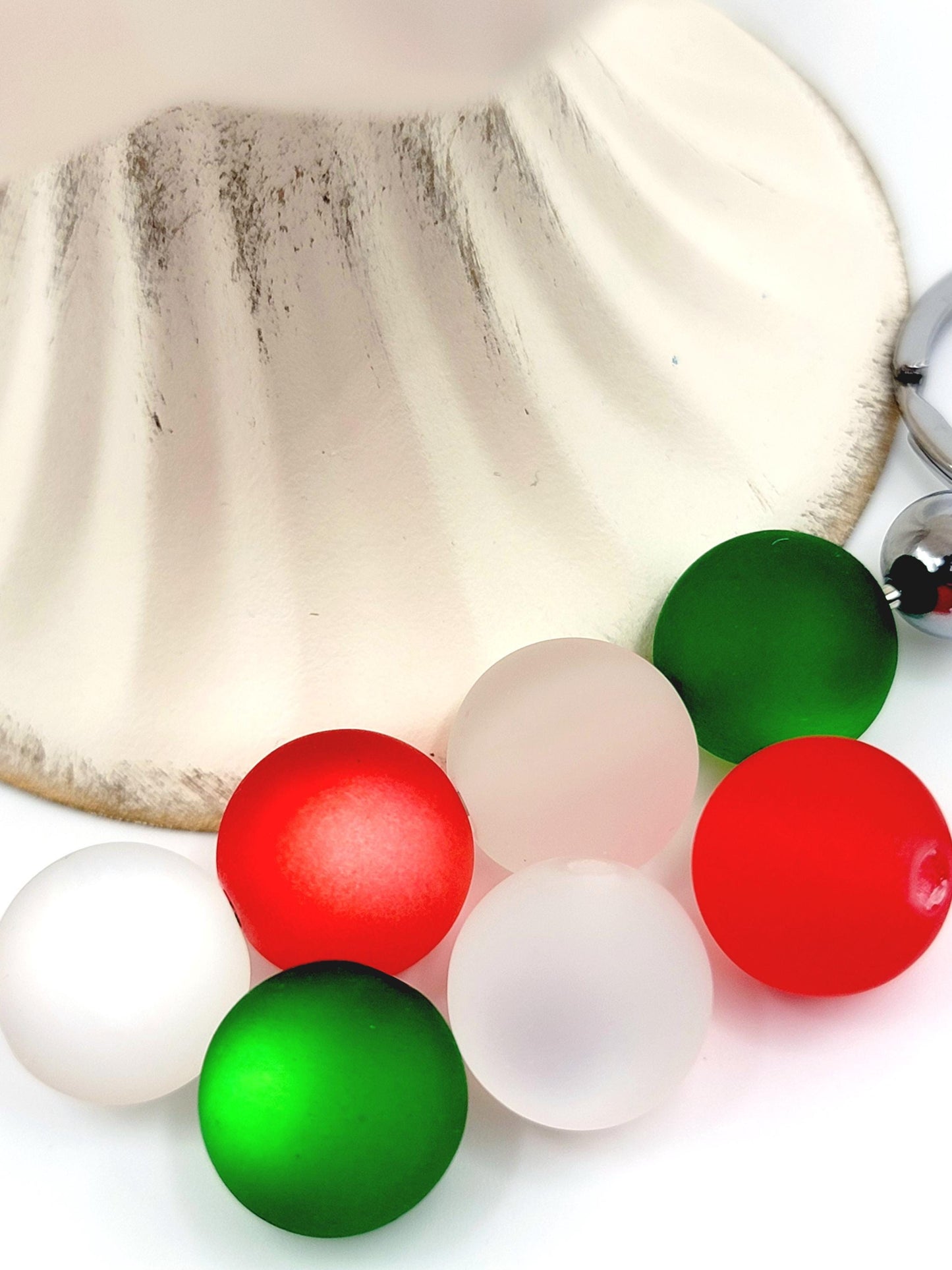 Christmas Cats Eye Acrylic Beads 16mm (Set of 10) – Red Green White Mix
