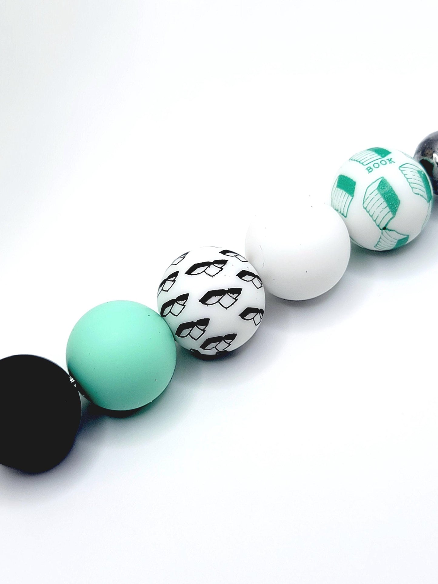 15mm Printed Mint Green & Black Book Lover Mix Silicone Beads – Reading Round Beads for Pens & Wristlets