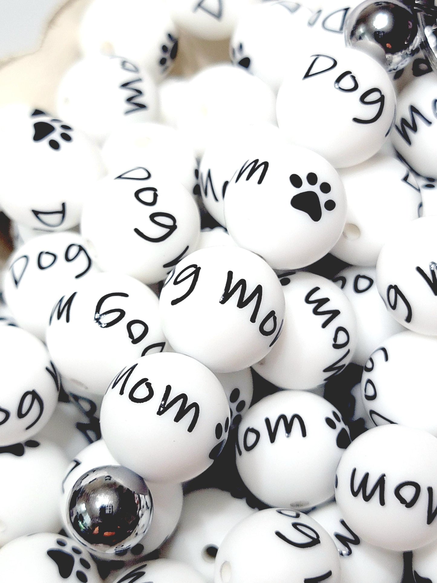15mm Printed Dog Mom Paw Print Silicone Beads – Round Dog Lover Beads for Pens & Wristlets