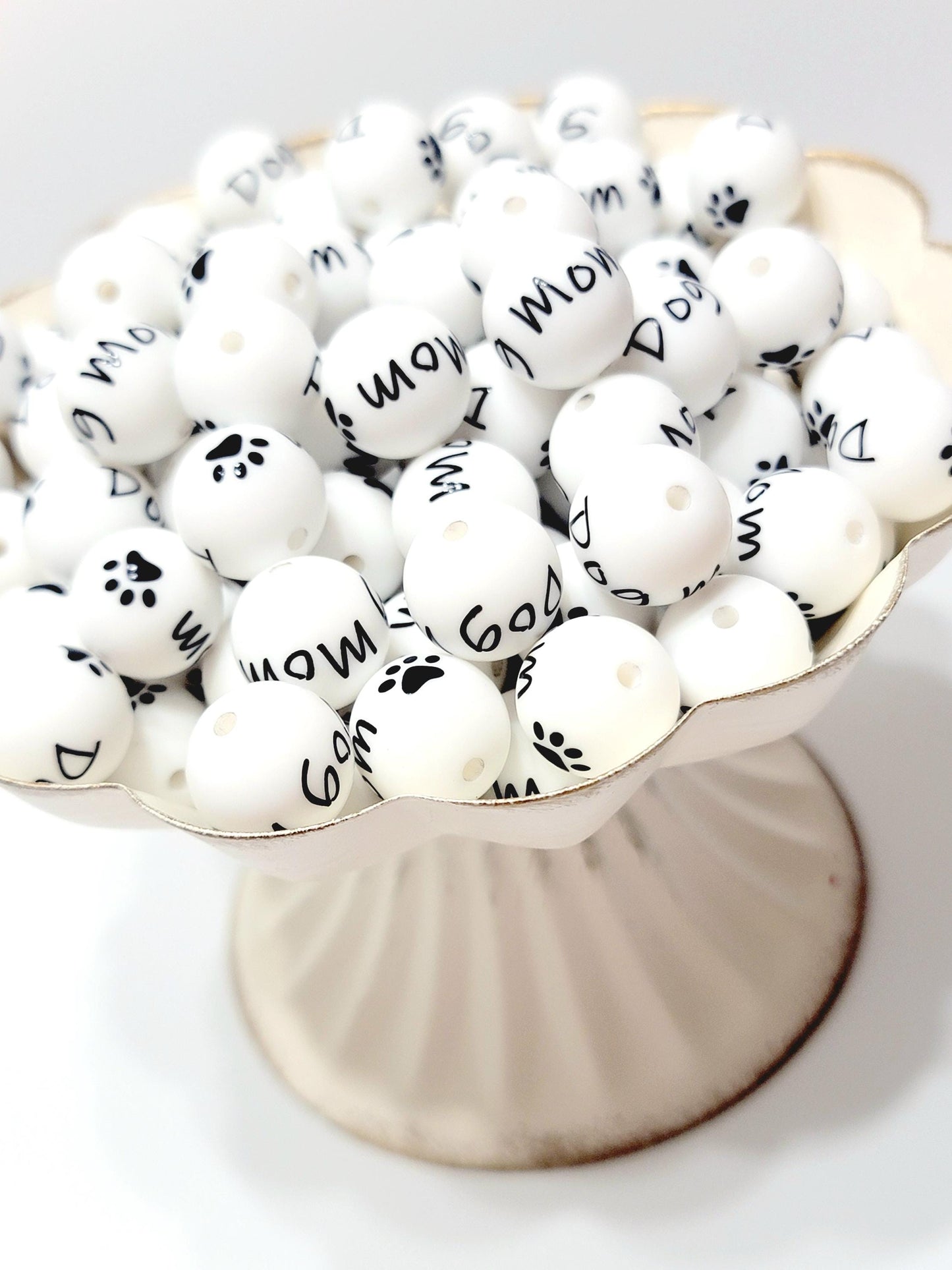 15mm Printed Dog Mom Paw Print Silicone Beads – Round Dog Lover Beads for Pens & Wristlets