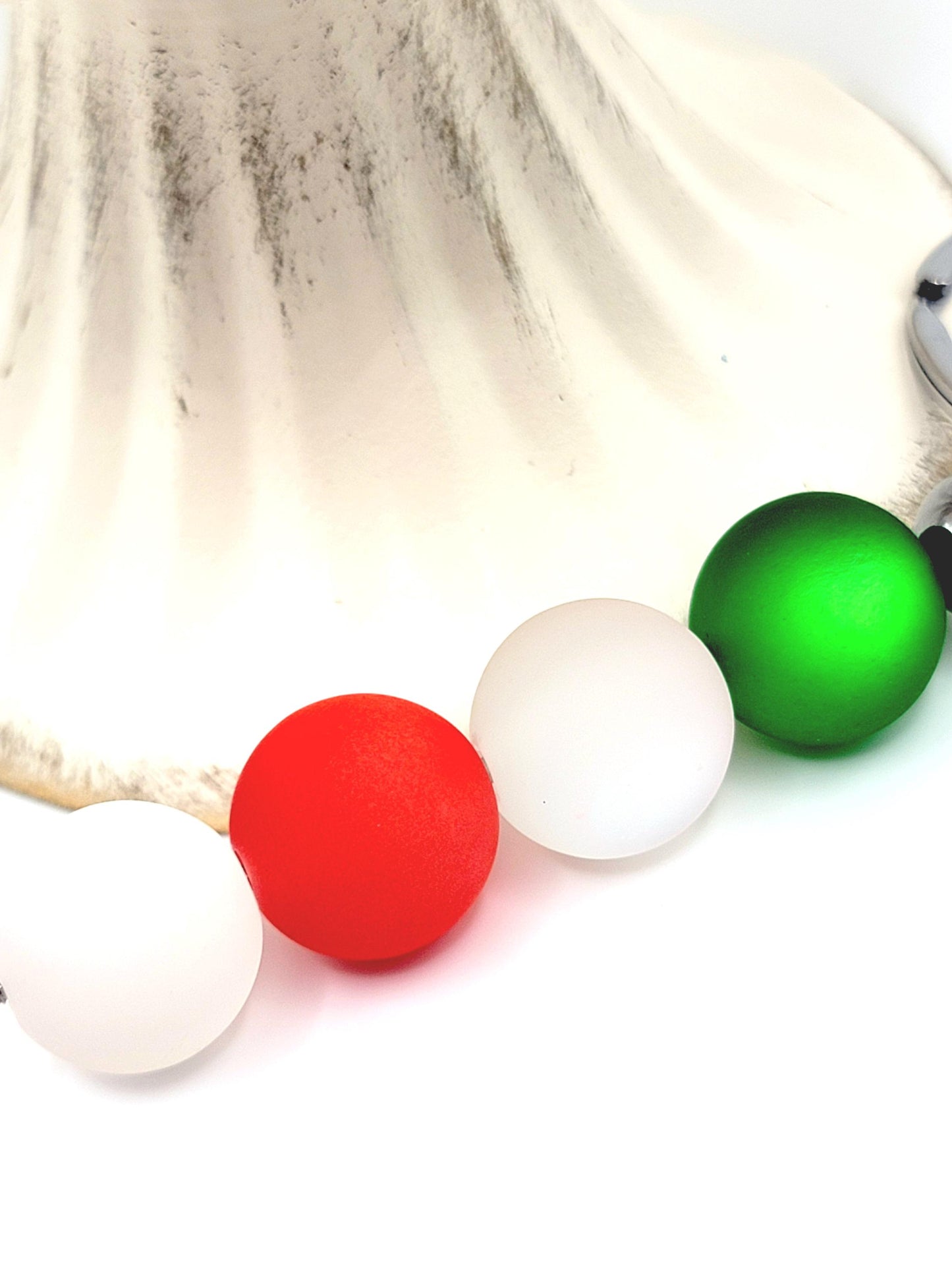 Christmas Cats Eye Acrylic Beads 16mm (Set of 10) – Red Green White Mix