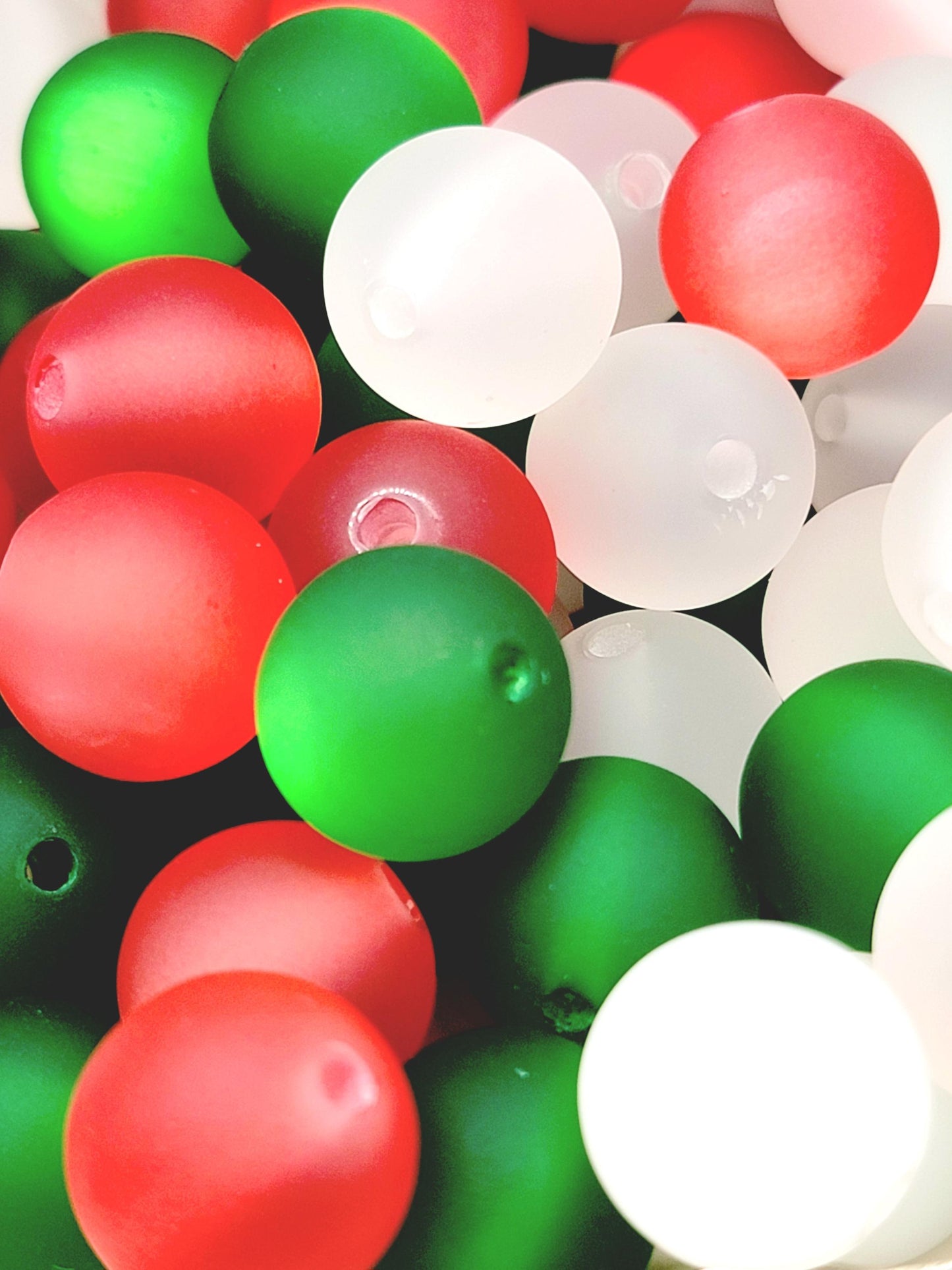 Christmas Cats Eye Acrylic Beads 16mm (Set of 10) – Red Green White Mix