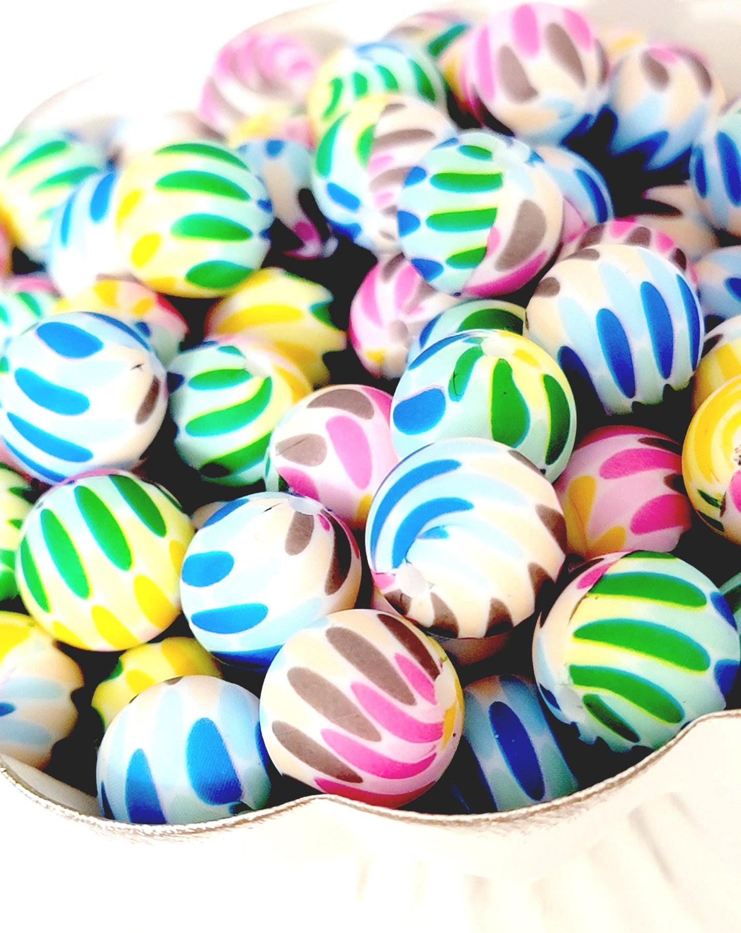 15mm Printed Rainbow Petals Print Silicone Bead – Round Beads for Pens & Wristlets