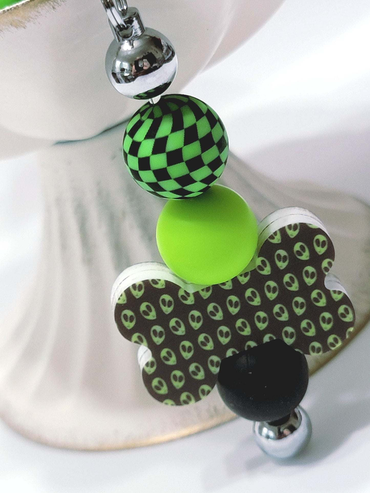 15mm Printed Green & Black Checkered Mix Silicone Beads (Set of 8) – Green Mix Round Beads for Pens & Wristlets