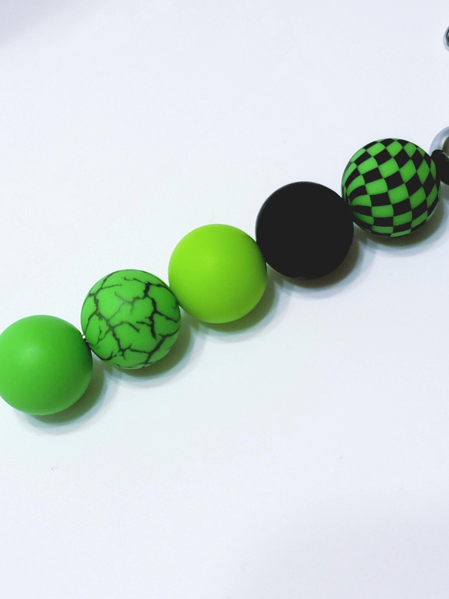 15mm Printed Green & Black Checkered Mix Silicone Beads (Set of 8) – Green Mix Round Beads for Pens & Wristlets