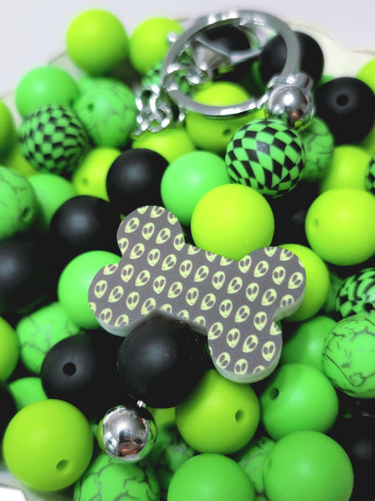 15mm Printed Green & Black Checkered Mix Silicone Beads (Set of 8) – Green Mix Round Beads for Pens & Wristlets