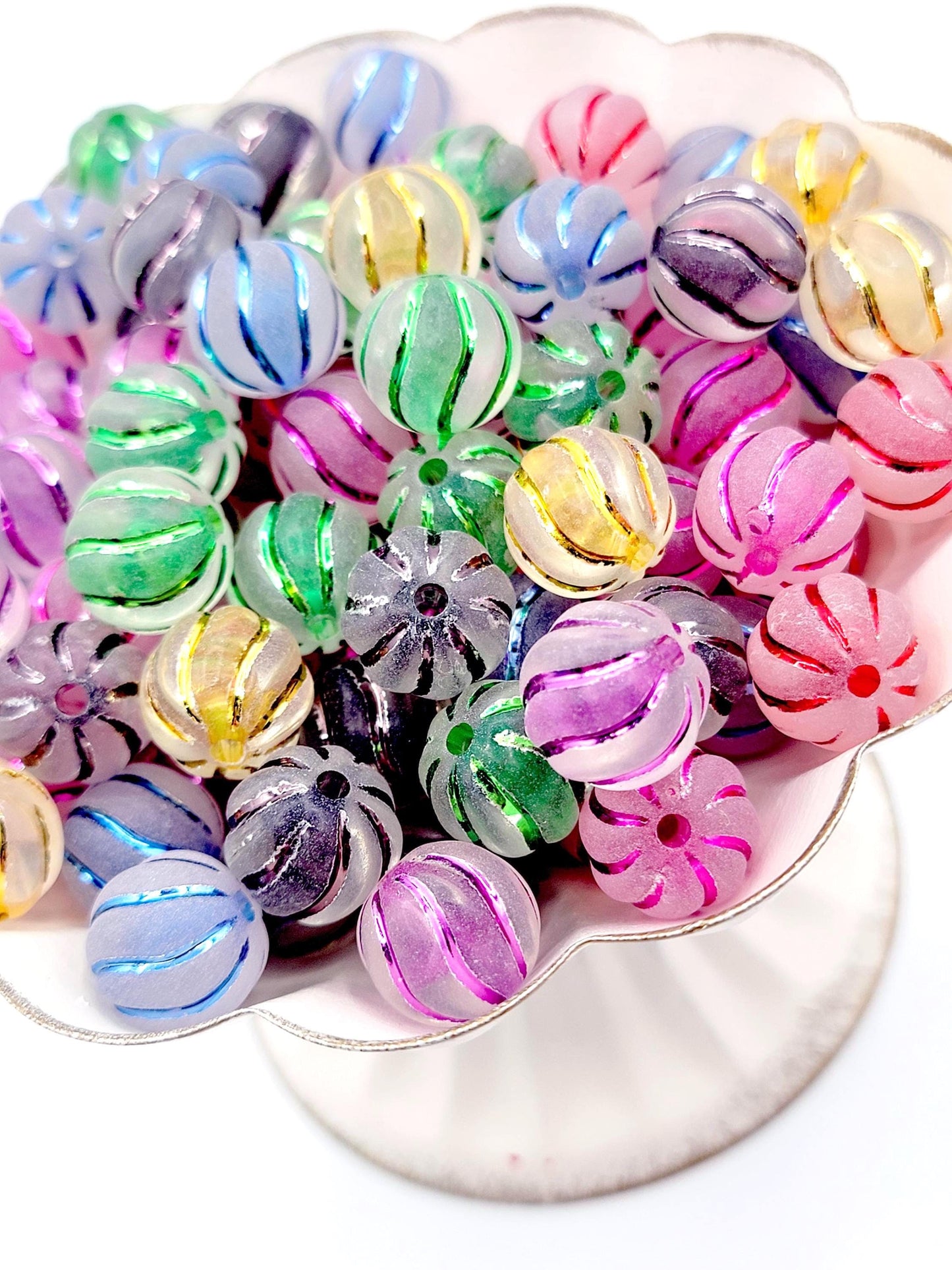 16mm Cute Pumpkin Shape Swirl Clear Acrylic Beads (Set of 10) – Metallic Stripe Craft Beads