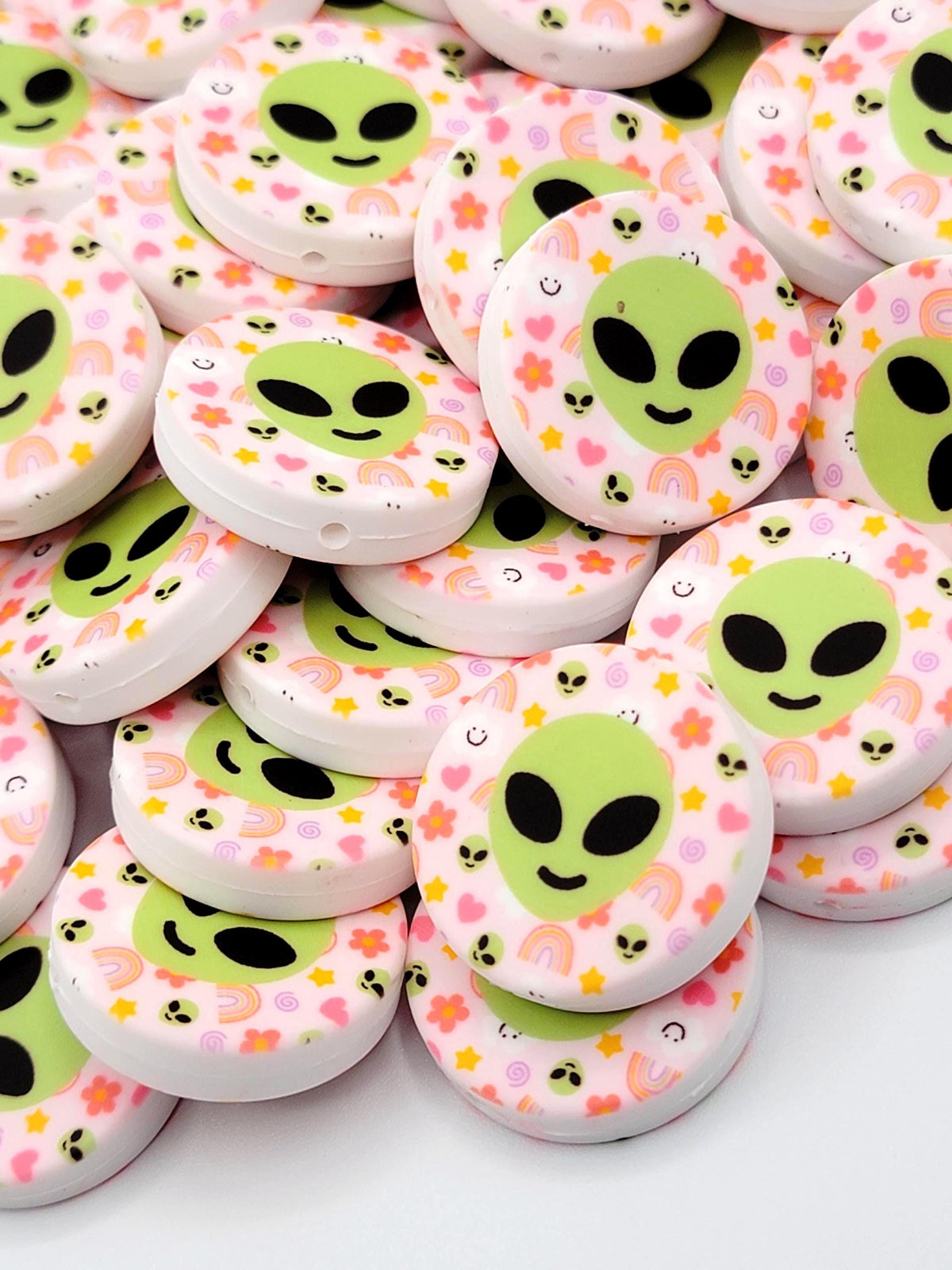 Retro Alien Rainbow Focal Bead, Colorful Alien Head Silicone Pen Bead, Chunky Bag Beads, Beadable Pen Keychain Craft Bead - (Set of 2)