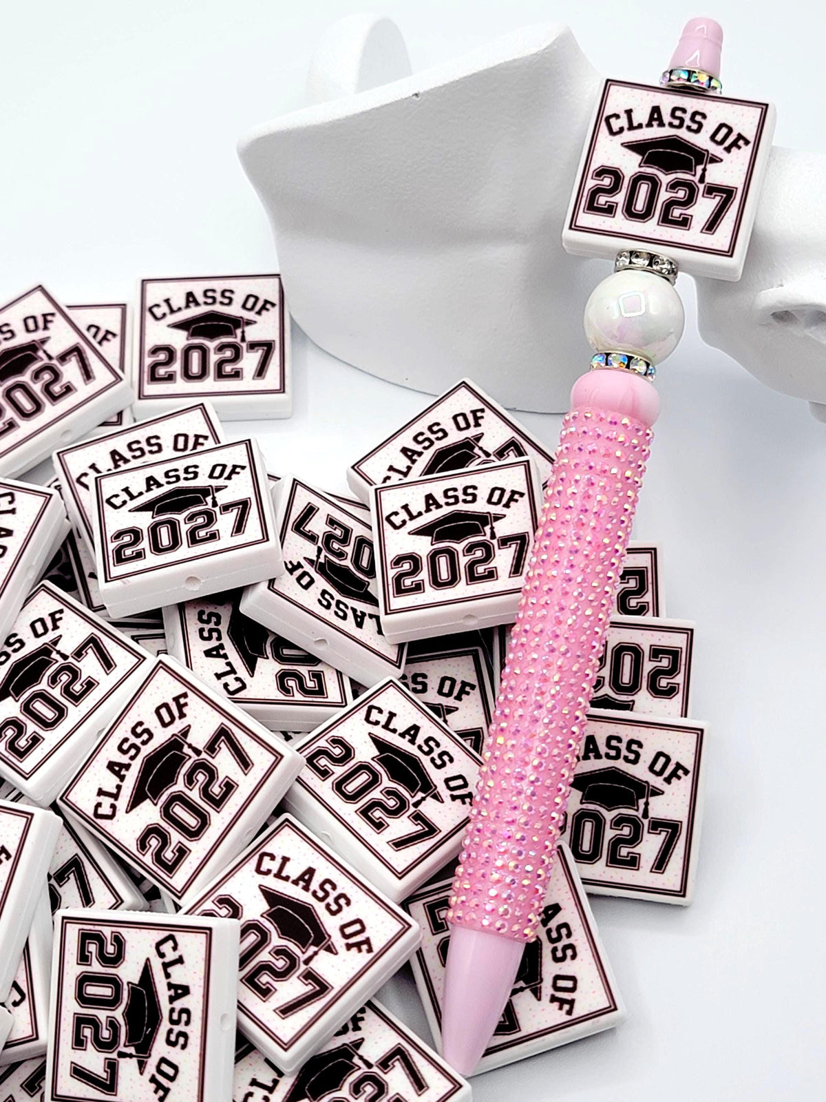 Class of 2027 Graduation Focal Bead, Cap And Gown Silicone Pen Bead, Senior Mom Gift, Class of 2027 DIY Graduation Craft Bead - (Set of 2)