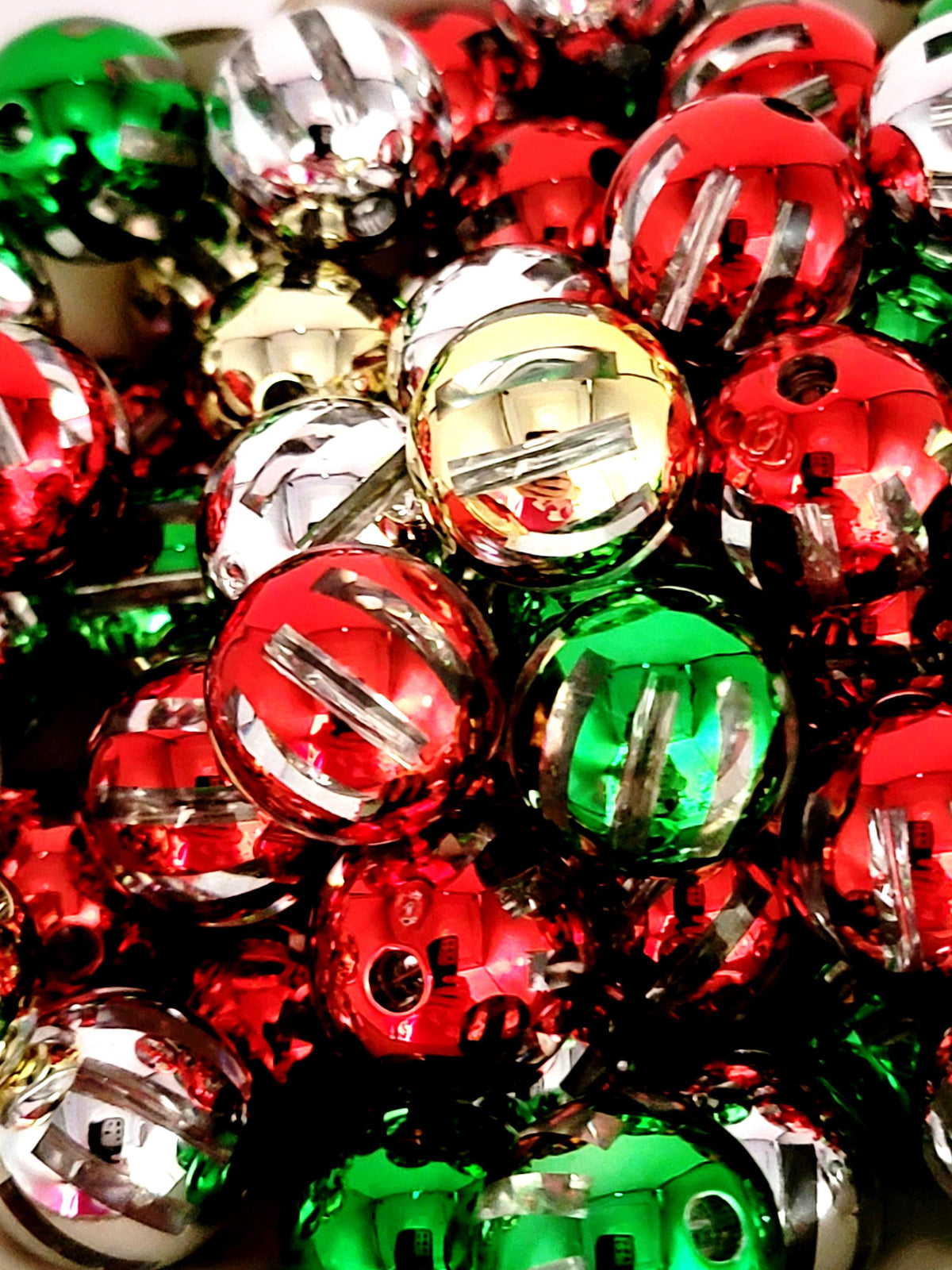 20mm Christmas Clear Acrylic Beads With Metallic Stripes (Set of 10) - Random Mix Holiday Beads for DIY Crafts, Red Green Silver Gold Beads
