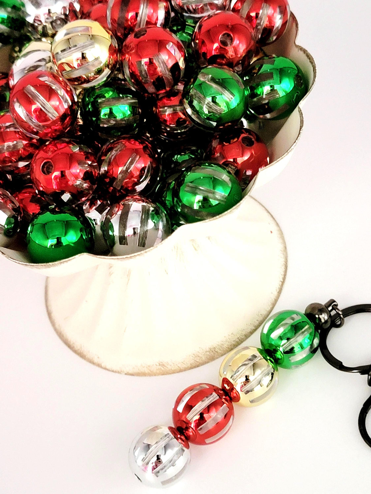 20mm Christmas Clear Acrylic Beads With Metallic Stripes (Set of 10) - Random Mix Holiday Beads for DIY Crafts, Red Green Silver Gold Beads